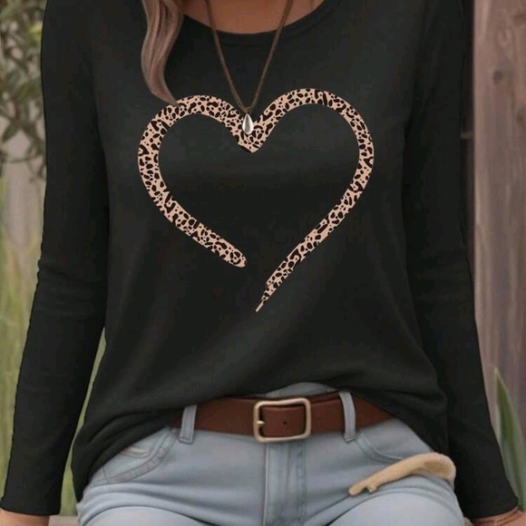 Tops - Black Heart Print Women's Top